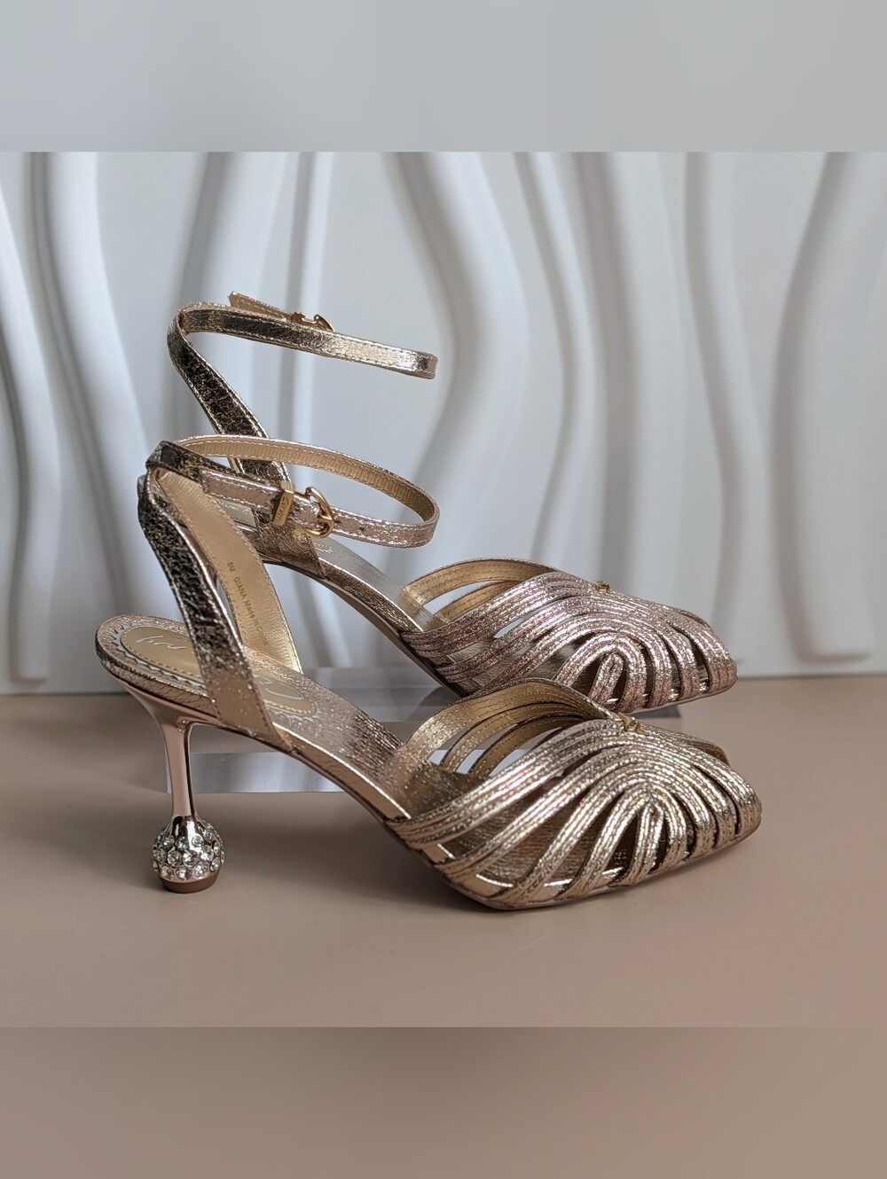 NIB Circus NY Giana Gold Leaf Crystal Heel Ankle Strap Pumps Size 8